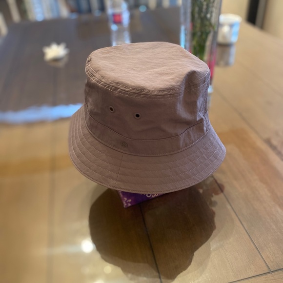 Lululemon On My Level Bucket Hat
Color:Dusky Lavender Size :S/M,99%New - Picture 4 of 5